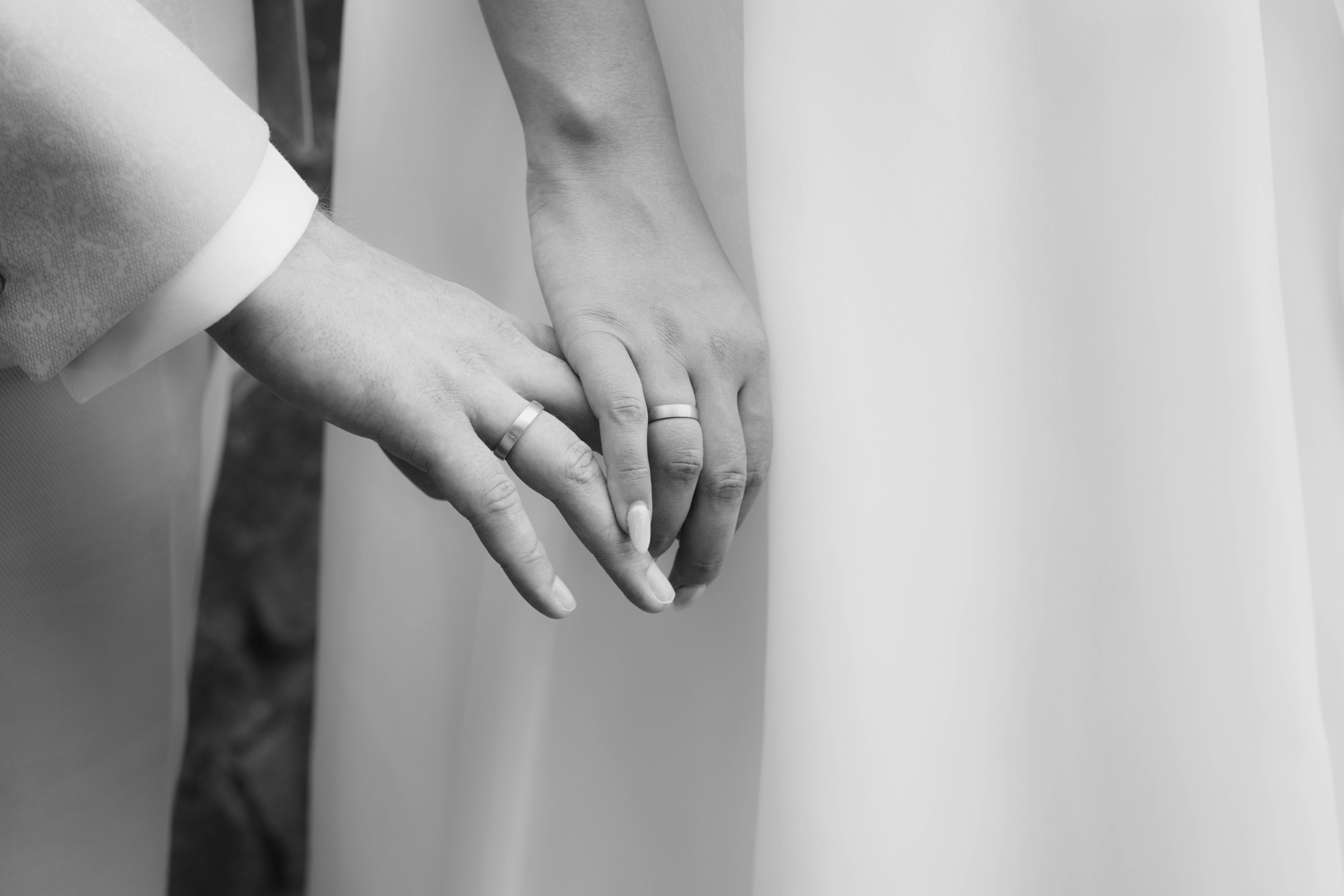 Hochzeitsfotograf Saskia & Kevin – Hochzeitsgesellschaft im Freien